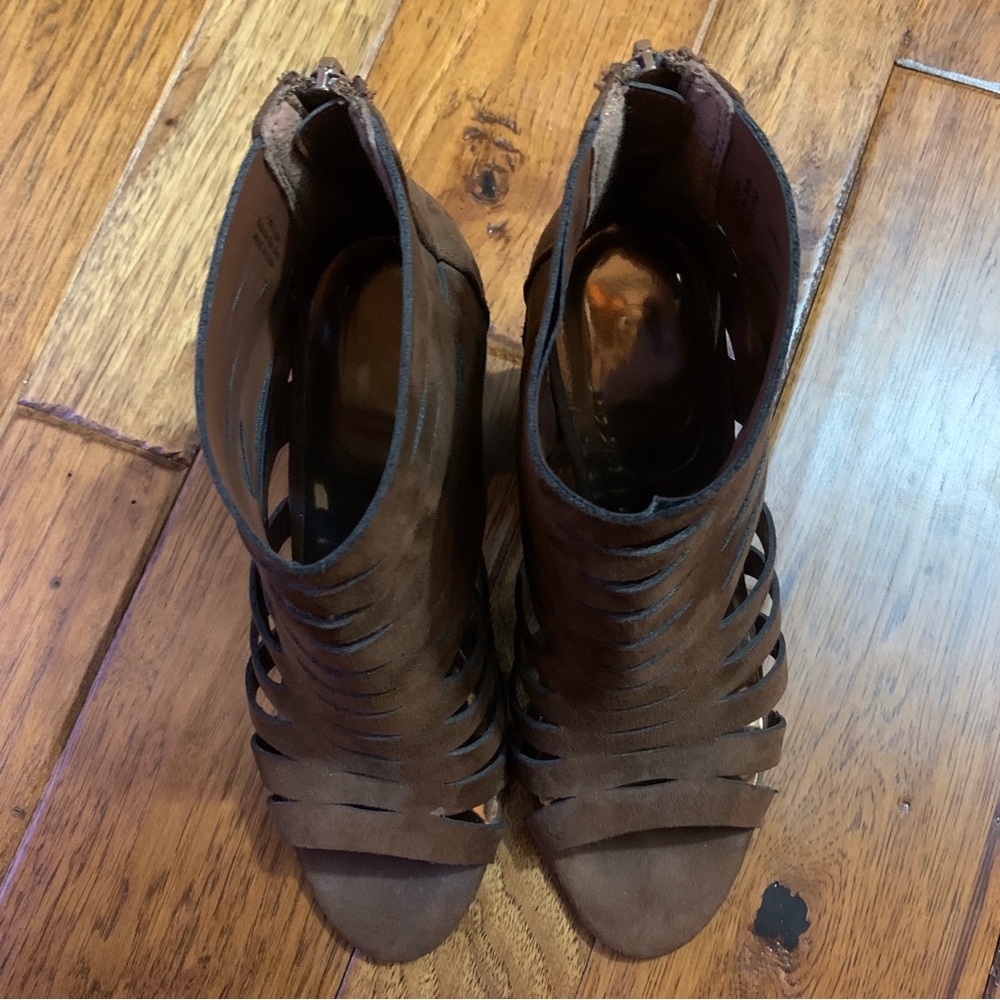 Carlos by Carlos Santana | Chocolate Brown faux suede Booties | Sz 8.5 - Picture 3 of 13